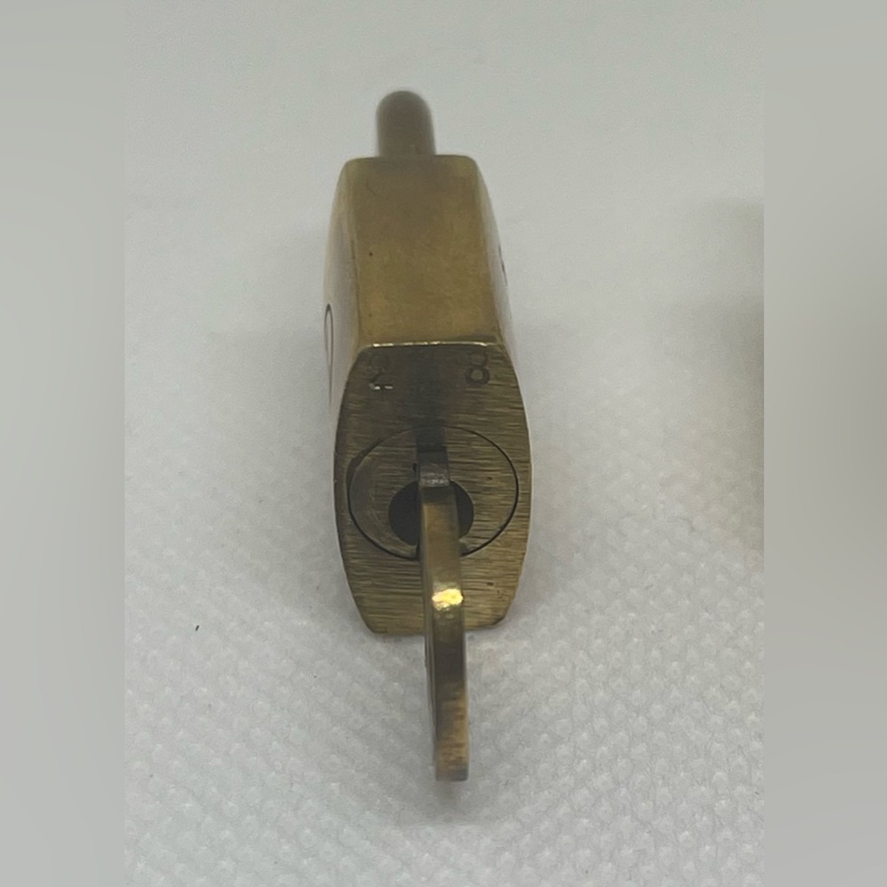 LOUIS VUITTON GOLD TONE LOCK & KEY #228 π - Picture 4 of 4